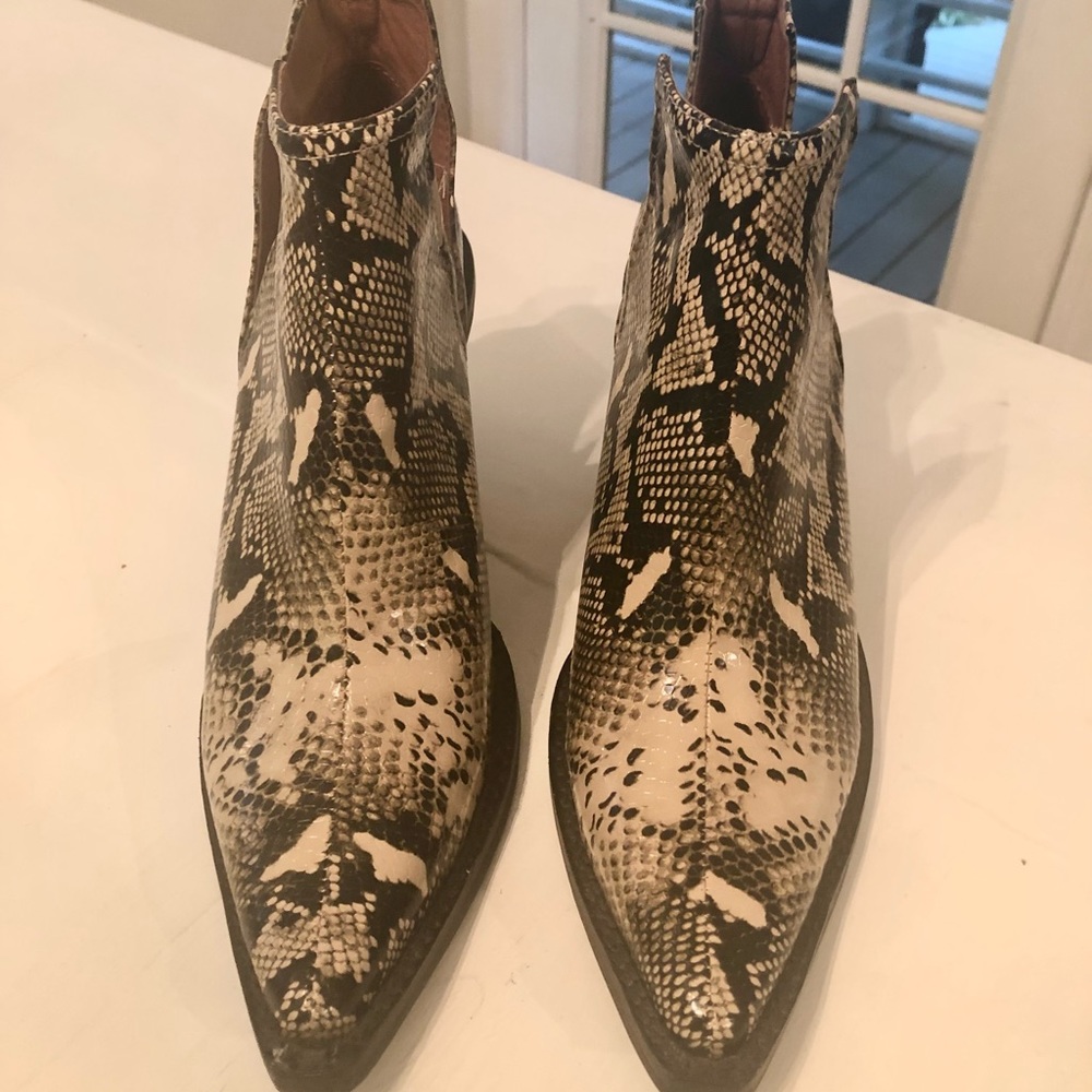 Jeffery Campbell size 7 booties